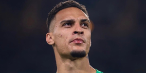 Filtran el motivo por el que Antony se enfadó con la grada