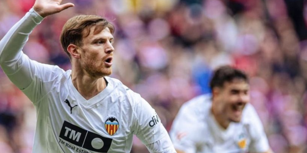 Lucas Beltrán celebrando gol