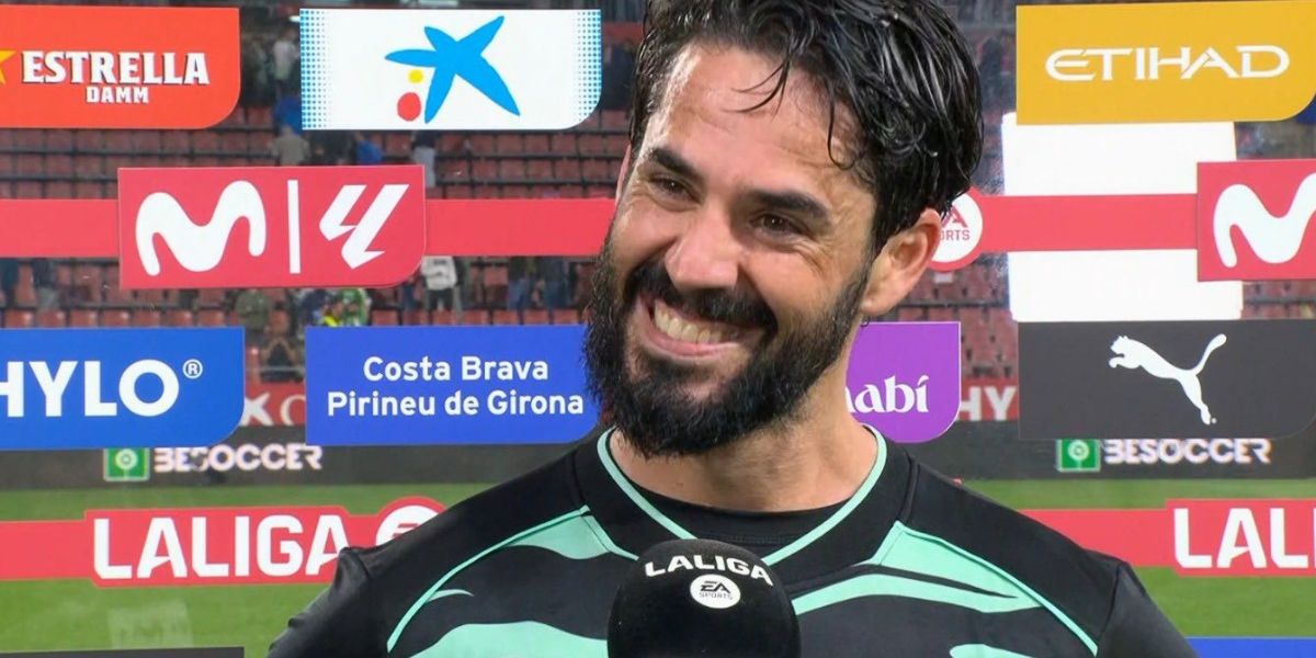 Isco hablando para los medios 