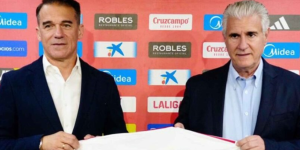 Noticia en Radio Marca Sevilla en relación con la idea del club sobre el banquillo