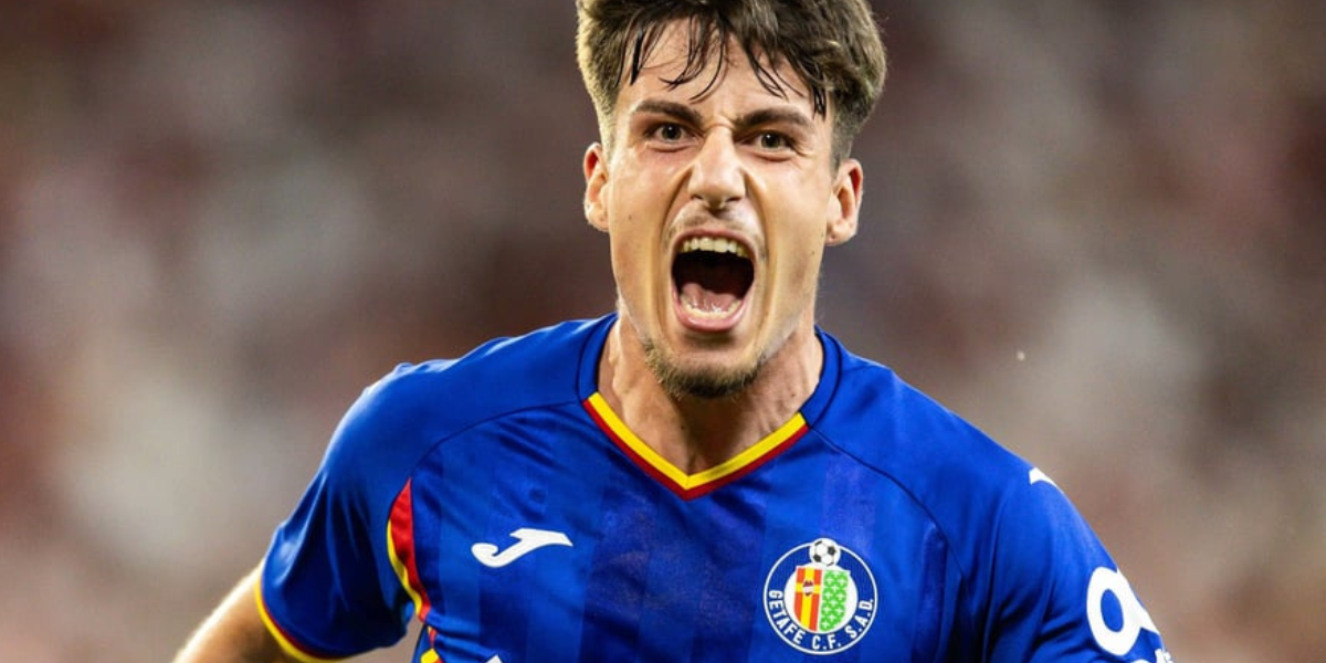 Adrián Liso celebrando gol