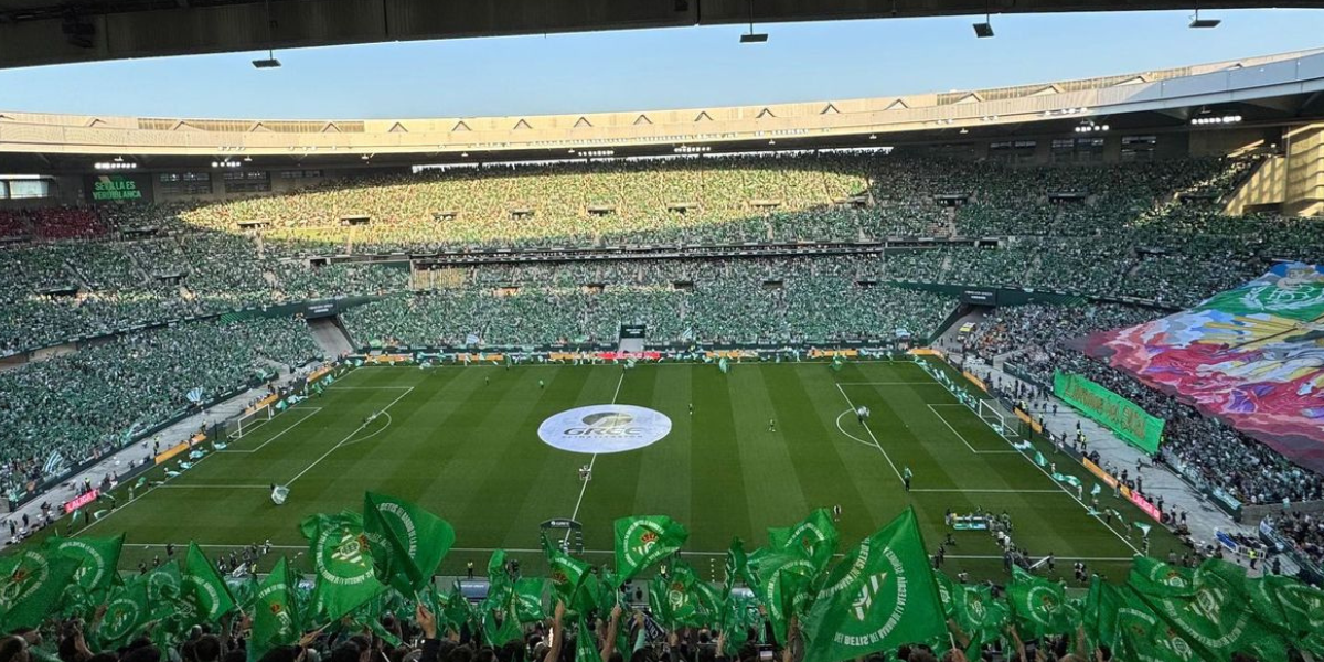 Afición del Real Betis estadio de La Cartuja